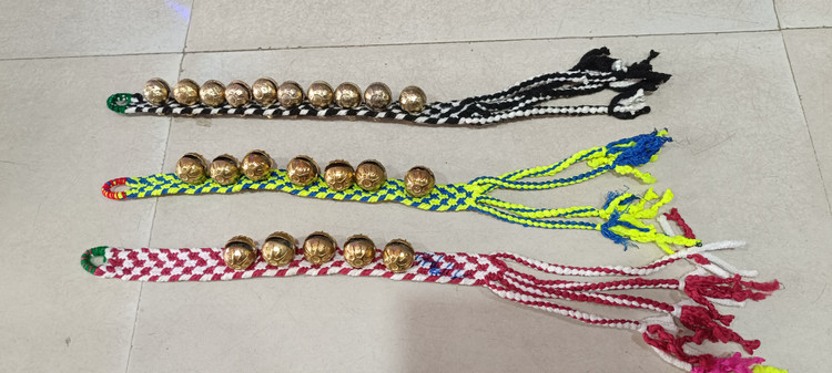 قلاده گردنی بافتنی باستانی زنگوله دار